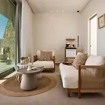 מלון דירות Orias Luxury 4*