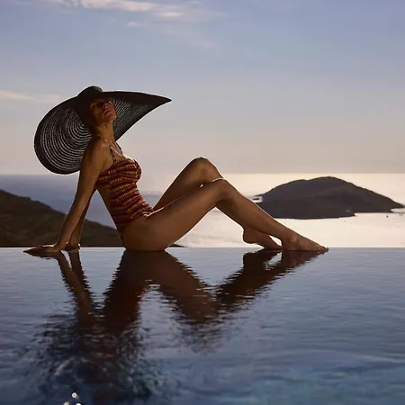 Orias Luxury Китнос